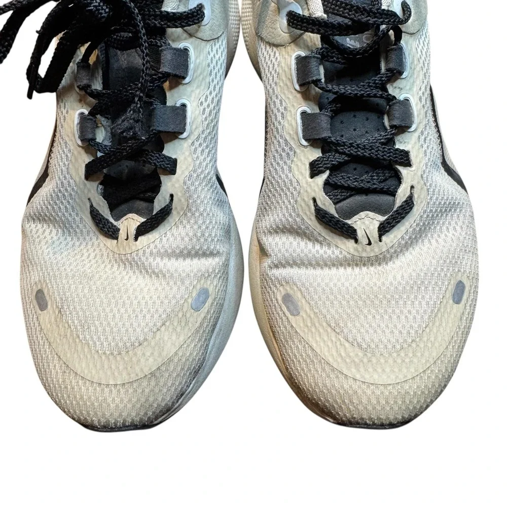 Nike Running Shoes Womens Size 8.5 White Black React Cushion Athletic DJ9976-100